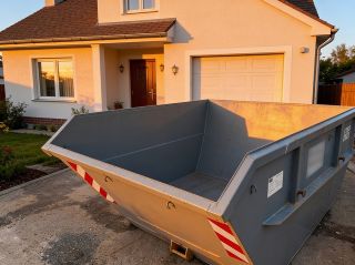 container mieten Garageneinfahrt